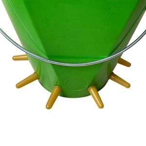 Seau d'alimentation en plastique <span class=keywords><strong>de</strong></span> haute qualité <span class=keywords><strong>de</strong></span> 8 L avec 6 tétines pour agneaux, moutons et chèvres - Product Image 2