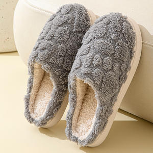 Pantuflas de algodón para mujer, aptas para el hogar, que proporcionan calidez y antideslizantes, con acolchado grueso, pantuflas de algodón para parejas - Product Image 2