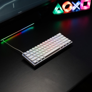 Teclado Mecánico para Juegos con Cable USB, Nuevo Teclado Mecánico para Juegos RGB LED Ultrafino de 60 Por Ciento con 61 Teclas Intercambiables en Caliente - Product Image 2