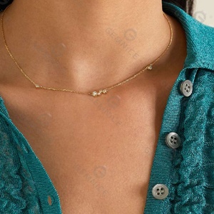 Collar de Hoja de Olivo Geométrico Minimalista con Circonita, Chapado en Oro de 18k y Rodio, de Latón, para Mujer, Venta al por Mayor de Gemnel - Product Image 3