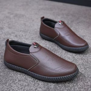 Nuove Scarpe da Uomo con Suola Morbida e Superficie Liscia, Leggere e Casual, Modello Slip-On - Product Image 6