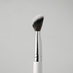 <span class=keywords><strong>Pinceau</strong></span> <span class=keywords><strong>de</strong></span> maquillage oblique <span class=keywords><strong>Kabuki</strong></span> simple et luxueux avec manche en bois blanc, logo personnalisé, pinceaux <span class=keywords><strong>de</strong></span> maquillage individuels pour le correcteur, le <span class=keywords><strong>fond</strong></span> <span class=keywords><strong>de</strong></span> <span class=keywords><strong>teint</strong></span> <span class=keywords><strong>liquide</strong></span> - Product Image 6