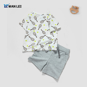Designer-Stil Jungen Sommer-Bekleidungsset Luxuriöses Gefühl Eisseide-Touch Kinder-Boutique-Kleidung Jungen-Anzug Familien-Partnerlook - Product Image 1
