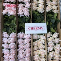 Rose artificielle à tige unique, aspect naturel et toucher doux, haute qualité, pour arrangements floraux de mariage aux tons doux.
