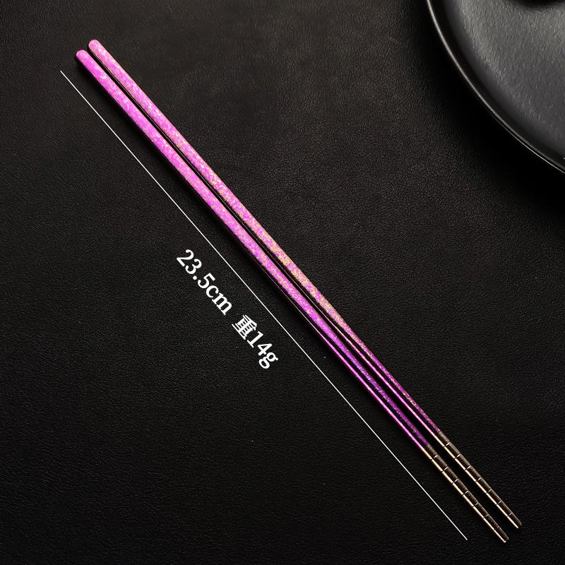 La moitié du cristal de glace jaune