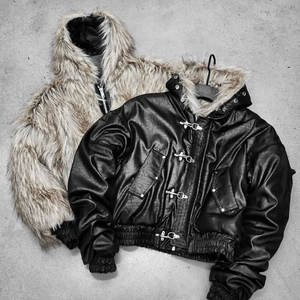 Chaqueta Corta con Capucha de Piel Sintética Gruesa de Doble Capa de Alta Calidad, con Cierre, Estilo Cargo, con Remaches Metálicos Negros - Product Image 2