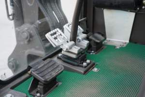 Mini Escavatore CE EPA Euro V da 2,5 Tonnellate con Motore <span class=keywords><strong>Diesel</strong></span> ad Alta Potenza, Pompa e Cambio, Piccolo Escavatore in Vendita da Produttore Cinese - Product Image 5