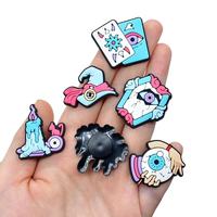 Bande dessinée sorcière série caoutchouc chaussure boucle trou chaussures accessoire bricolage amovible CHARM décoration article