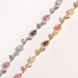 Bracelet en or véritable plaqué or avec feuille de tulipe et zircon, bijoux de luxe tendance pour femmes - Product Image 3