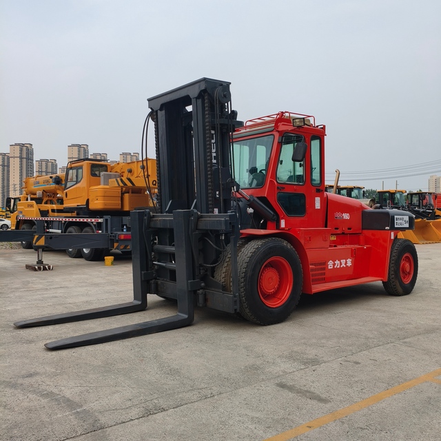 Heavy-Duty Forklifts HE-211