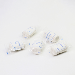 Benda <span class=keywords><strong>di</strong></span> cotone antirughe in spandex ad alta elasticità a scatto fisso a compressione per avvolgimento medico <span class=keywords><strong>di</strong></span> pronto soccorso per ferite calde - Product Image 3