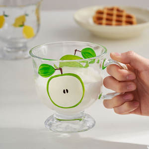 แก้วมัคแก้วลายแอปเปิ้ล 500 มล. พร้อมหูจับ ดีไซน์การ์ตูน สำหรับเด็กและนักเรียน แก้วน้ำสำหรับอาหารเช้า - Product Image 3