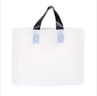 Sacs d'emballage en plastique PE, sacs pour vêtements, Logo personnalisé, sac de Shopping pliable, avec poignée, vente en gros, 100 unités