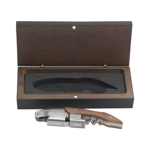 Ouvre-bouteille en bois de noyer portable avec logo personnalisé, gravable, à visser - Product Image 1