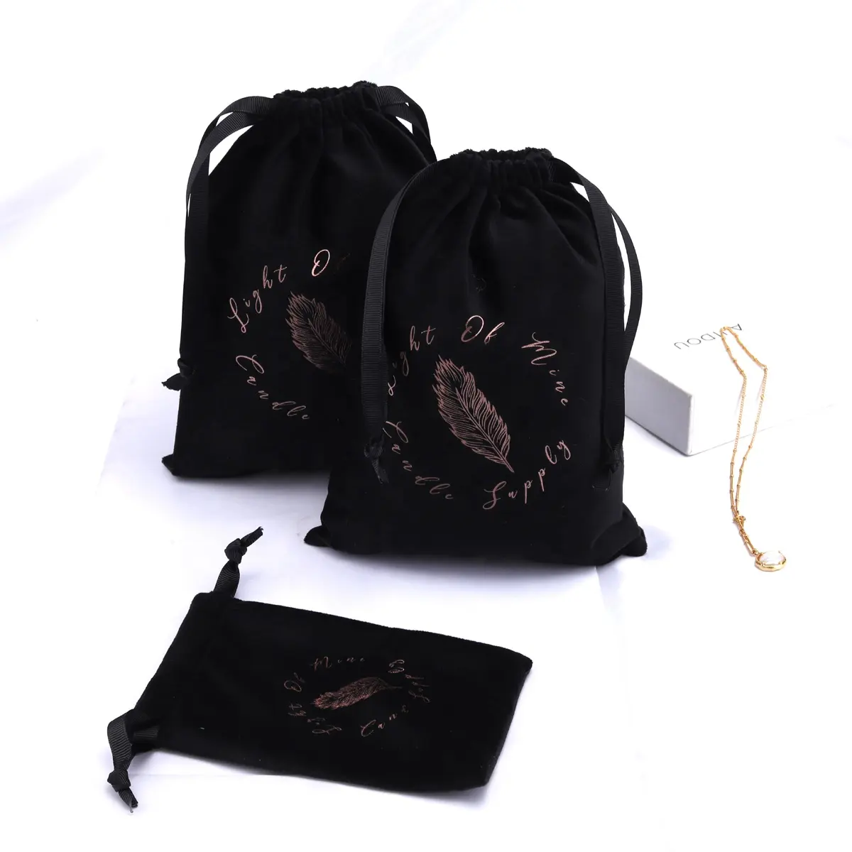 Bolsa de regalo reutilizable almacenamiento polvo logotipo personalizado impreso negro cordón joyería terciopelo bolsa de regalo