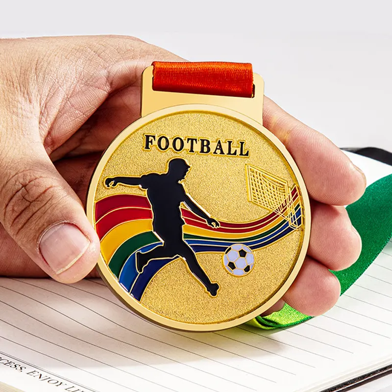 Médaille de marathon de course à pied avec logo en métal personnalisé Médailles de récompense sportive de football en alliage de zinc plaqué médailles personnalisées