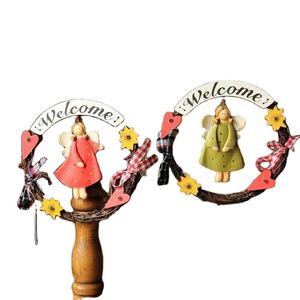 Letrero de Bienvenida con Diseño de Ángel, Corona de Ratán, Corona Navideña, Decoración Navideña para Colgar en la Puerta, Corona de Ratán Pintada a Mano, Estilo Vintage - Product Image 5