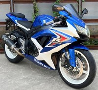 Motocicleta Deportiva de Alto Rendimiento Suzuki Gsx600 de 600 cc, Cuatro Cilindros en Línea, Refrigeración Líquida, EFI, ABS, Ideal para Entusiastas de las Carreras
