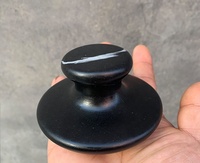 Outil de grattage Gua Sha en pierre de jade noire de grande taille naturelle personnalisable, grande pierre de jade Gua Sha pour le corps