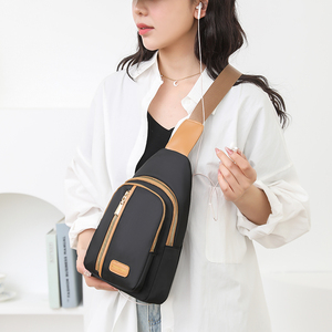 Bolso de Pecho para Mujer de Alta Calidad, Bolso Bandolera Casual de Moda, Bolso de Hombro Ligero con Nylon Impermeable y Conector para Auriculares - Product Image 2