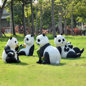 Sculpture d'animal réaliste en fibre de verre, écologique, en forme de panda, pour la décoration paysagère des parcs et des zones scéniques - Product Image 4