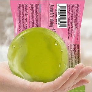 Jabón para el Acné Yoko Gold Matcha y Fresa 60g. Elaborado con Triple Ingrediente para Limpiar, Hidratar y Refrescar el Rostro - Product Image 2