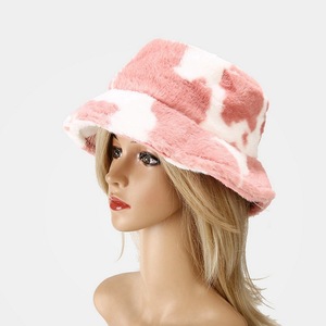 2021 Xô <span class=keywords><strong>Hat</strong></span> Mùa Đông Sang Trọng OEM Tùy Chỉnh Faux Fur Fury Bò In Xô <span class=keywords><strong>Hat</strong></span> Phụ Nữ - Product Image 5