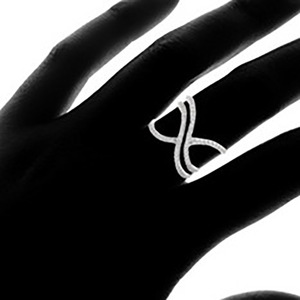 Anillo de Diamantes F259 en Oro Blanco, Corte Brillante Redondo, Color G Natural, Minimalista, para Uso Diario de Mujer - Product Image 4