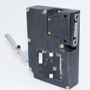 Serrure de sécurité Azm 161sk-24k-024 1056588000 nouveau Original prêt Stock automatisation industrielle Pac dédié Plc - Product Image 1