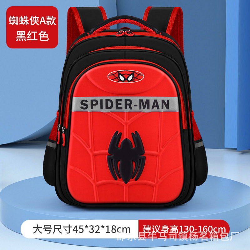 Un ragno rosso nero di grandi dimensioni