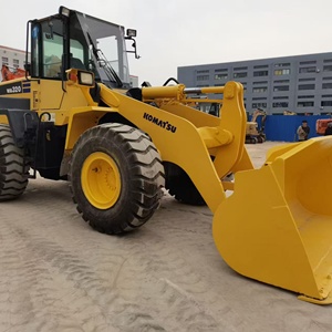 Chargeuse sur pneus Komatsu WA320 d'occasion, modèle 2020, capacité nominale de 9 tonnes, équipement de construction jaune, pompe hydraulique Denison, moteur - Product Image 4