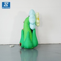 Modèle de fleur bleue gonflable personnalisé avec tige pour la décoration d'événements publicitaires en extérieur, sur scène ou dans un lieu touristique