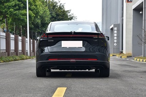 2024 Shenlan hybride berline à hayon Changan Auto Deepal L07 véhicule à énergie nouvelle avec Offre Spéciale en mode de conduite 4WD - Product Image 4