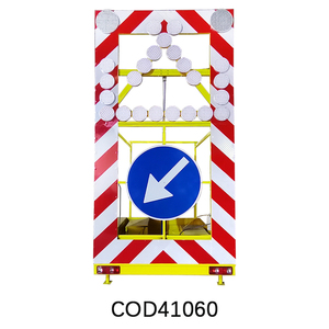 لوحة إضاءة أمنية متنقلة مثبتة على مقطورة شاحنة، مصنوعة من الألومنيوم والفولاذ المجلفن بالغمس الساخن، مخصصة لأعمال الطرق وتحذير توجيه حركة المرور - Product Image 1