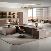 Scrivania Direzionale Moderna di Lusso in Legno, Dimensioni Personalizzabili con Luce LED e Cassetto con Serratura a Codice