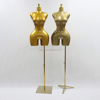 Mannequin féminin brésilien Deep Gold Curvy BBL, grandes hanches, modèle en cuir mat doré, demi-corps, grande taille