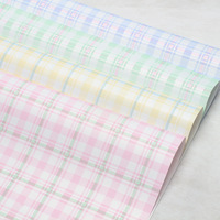 Papier d'emballage imperméable en plastique à carreaux bicolores pour bouquets de fleurs, papier d'emballage pour fleuristes