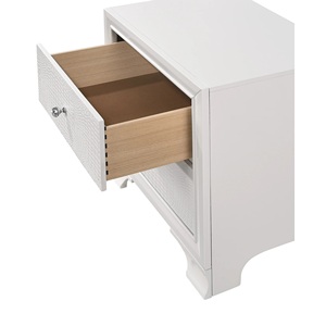 Comodino Moderno Stile Glamour Bianco Puro con Due Cassetti e Motivo Coccodrillo in Rilievo - Product Image 3