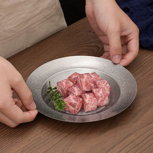 Plato Redondo Profundo de Acero Inoxidable 304 para Servir Filetes y Postres, Vajilla de Estilo Industrial - Product Image 1