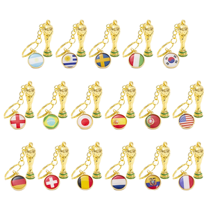Porte-clés de football en alliage de zinc avec fermoir mousqueton, petit trophée de la Coupe du Monde de Football 2026, personnalisable avec les drapeaux des pays participants, pour les fans - Product Image 1