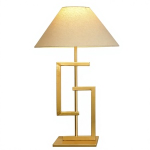 Lampe de table en aluminium doré E26 AC écologique Art Déco avec abat-jour en forme de tambour et LED pour le salon, décoration de la maison - Product Image 1