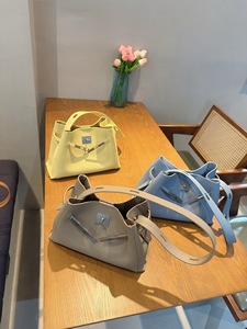 Bolso Hobo Holgado al por Mayor del Reino Unido, Interior de Cuero Genuino, Fabricantes Personalizados de Boutiques Francesas, B2B, Alta Rentabilidad, Venta Rápida - Product Image 5