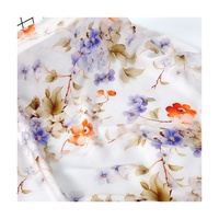 Tissu en satin de viscose 4/1 imprimé numérique doux et respirant des années 60 tissu en satin de rayonne léger imprimé pour les femmes a dessiné robe