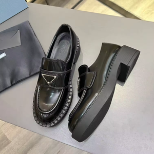 Zapatos Casuales de Cuero Versión Superior, Mocasines de Plataforma Modernos y Elegantes de Diseñador de Lujo, Zapatos de Vestir para Mujer que Aumentan la Estatura - Product Image 1