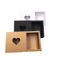 Boîte cadeau rigide personnalisée blanche et kraft avec fenêtre découpée en forme de cœur pour la distribution à l'exportation