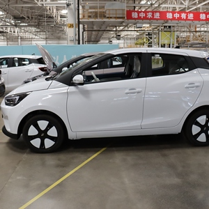 Nuevo Vehículo Eléctrico EV3 de Alta Eficiencia <span class=keywords><strong>Jiang</strong></span> Ling LHD con Batería de 30.24kWh, 4 Plazas, 5 Puertas y 290km de Autonomía - Product Image 1