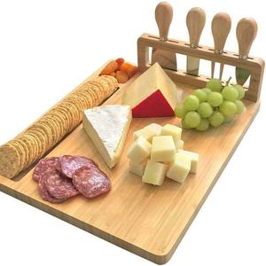 Tabla de queso de bambú con juego de 4 cuchillos, plato para embutidos con prensa lateral, tabla de cortar estilo europeo para servir - Product Image 3