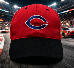 Gorra de Béisbol Transpirable de Malla con Logotipo Bordado con la Letra C, Dos Tonos Rojo y Negro, 6 Paneles, Estructurada, Ajustable, Unisex, Deportiva - Product Image 1