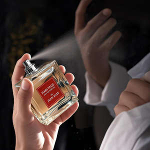 Spray corporel pour homme Wei Wei Hua à la vétiver, longue durée, collection Small Town <span class=keywords><strong>Heritage</strong></span> du Vietnam, parfum boisé - Product Image 3