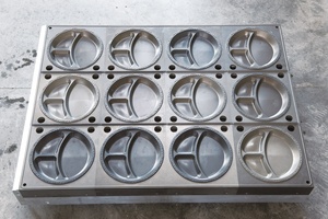 Moule de formage pour la fabrication de boîtes à lunch en PP/EPS/PET <span class=keywords><strong>HOLIN</strong></span> HLRC - Product Image 2